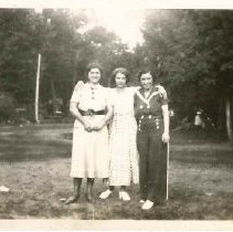 17.13.06 Marguerite Sproule, Margaret Mccann, Nelle Walker